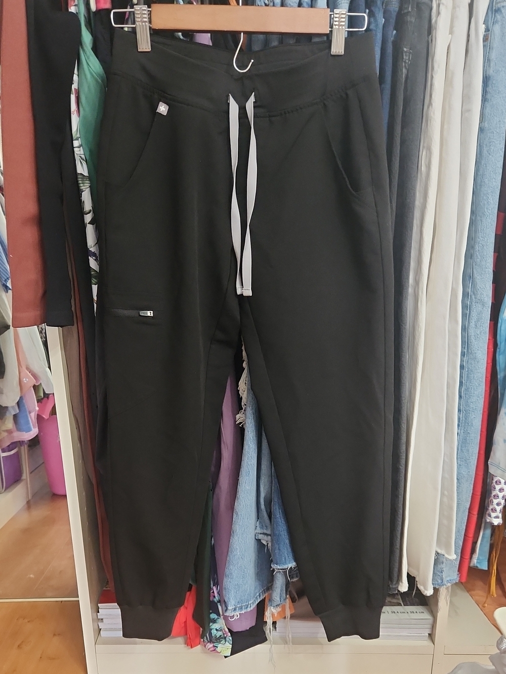 Figs Womens Black Drawstring Joggers with Contrast Ties Xsp